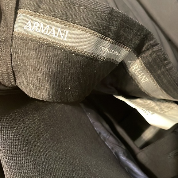 Brand new never worn Armani collezioni Suit. Super dark grey almost black. - Picture 8 of 12